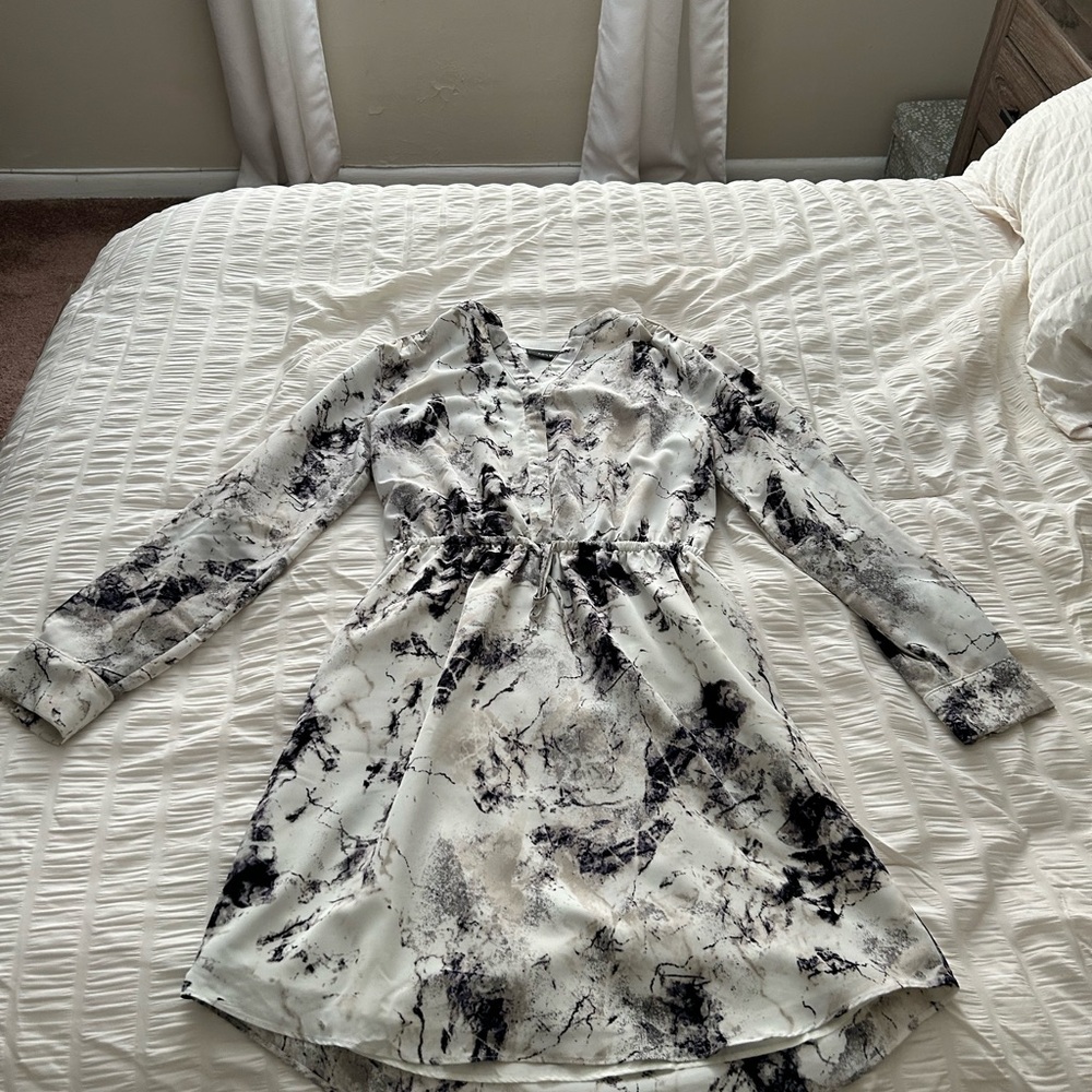 Apt. 9 Black and White Marble-Print Long-Sleeve Dress